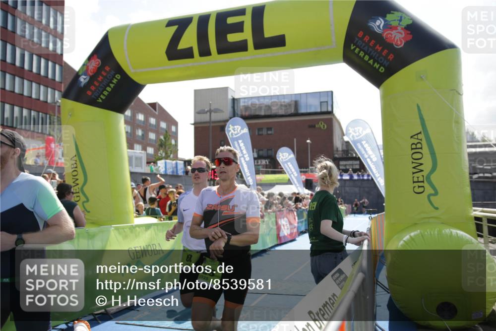 10.08.2025 - GEWOBA Citytriathlon Bremen H.Heesch http://msf.ph/oto/8539581 10.08.2025 15:13:39 Ziel 62, 92, 116, 146, 255 meine-sportfotos.de