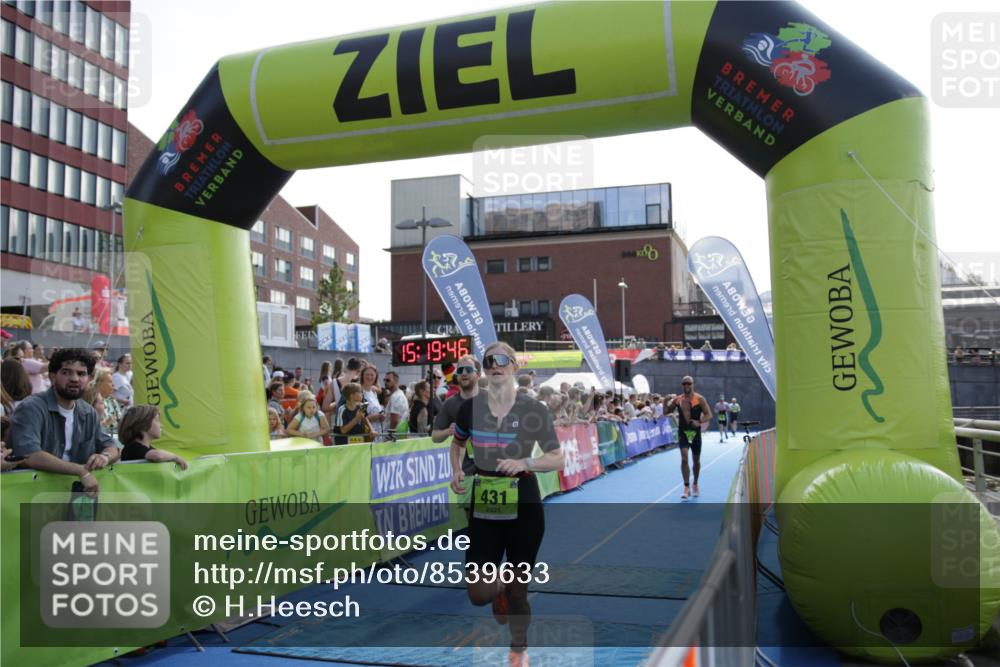 10.08.2025 - GEWOBA Citytriathlon Bremen H.Heesch http://msf.ph/oto/8539633 10.08.2025 15:19:45 Ziel 106, 123, 174, 431 meine-sportfotos.de