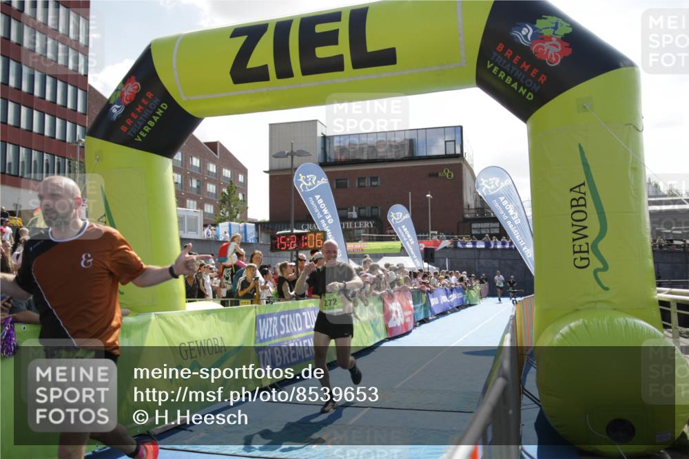 10.08.2025 - GEWOBA Citytriathlon Bremen H.Heesch http://msf.ph/oto/8539653 10.08.2025 15:21:05 Ziel 198, 272 meine-sportfotos.de