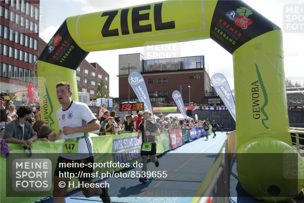 10.08.2025 - GEWOBA Citytriathlon Bremen H.Heesch http://msf.ph/oto/8539655 10.08.2025 15:21:14 Ziel 90, 147, 198, 272 meine-sportfotos.de