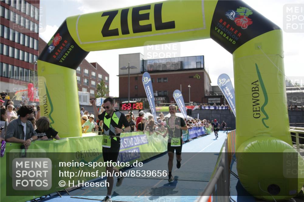 10.08.2025 - GEWOBA Citytriathlon Bremen H.Heesch http://msf.ph/oto/8539656 10.08.2025 15:21:19 Ziel 58, 90, 147, 242 meine-sportfotos.de