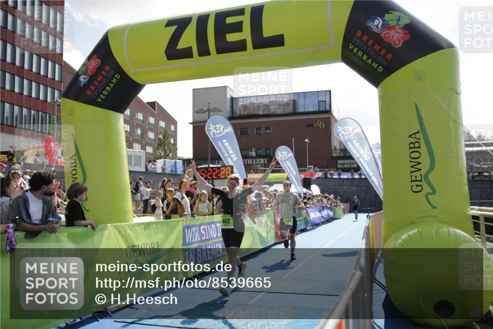 10.08.2025 - GEWOBA Citytriathlon Bremen H.Heesch http://msf.ph/oto/8539665 10.08.2025 15:22:27 Ziel 139 meine-sportfotos.de