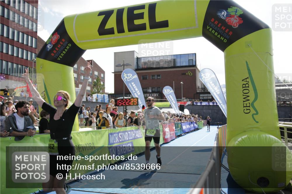 10.08.2025 - GEWOBA Citytriathlon Bremen H.Heesch http://msf.ph/oto/8539666 10.08.2025 15:22:27 Ziel 139 meine-sportfotos.de