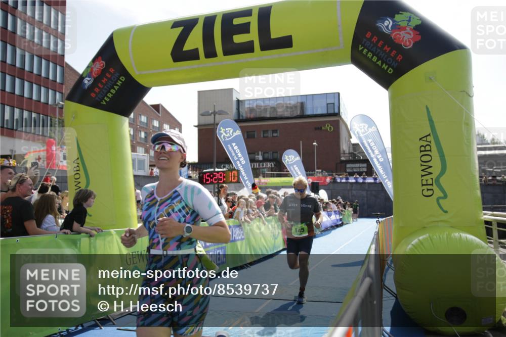 10.08.2025 - GEWOBA Citytriathlon Bremen H.Heesch http://msf.ph/oto/8539737 10.08.2025 15:29:08 Ziel 145, 222, 326, 349, 499 meine-sportfotos.de