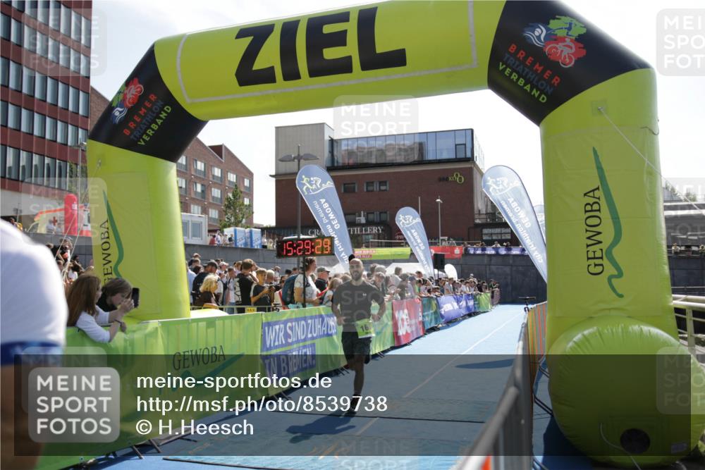 10.08.2025 - GEWOBA Citytriathlon Bremen H.Heesch http://msf.ph/oto/8539738 10.08.2025 15:29:29 Ziel 160, 251 meine-sportfotos.de