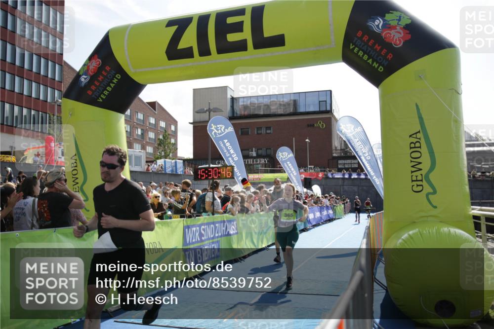10.08.2025 - GEWOBA Citytriathlon Bremen H.Heesch http://msf.ph/oto/8539752 10.08.2025 15:30:44 Ziel 365 meine-sportfotos.de