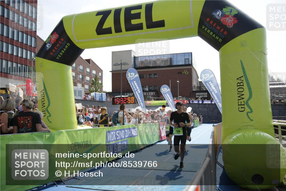 10.08.2025 - GEWOBA Citytriathlon Bremen H.Heesch http://msf.ph/oto/8539766 10.08.2025 15:32:58 Ziel 16, 54, 385 meine-sportfotos.de