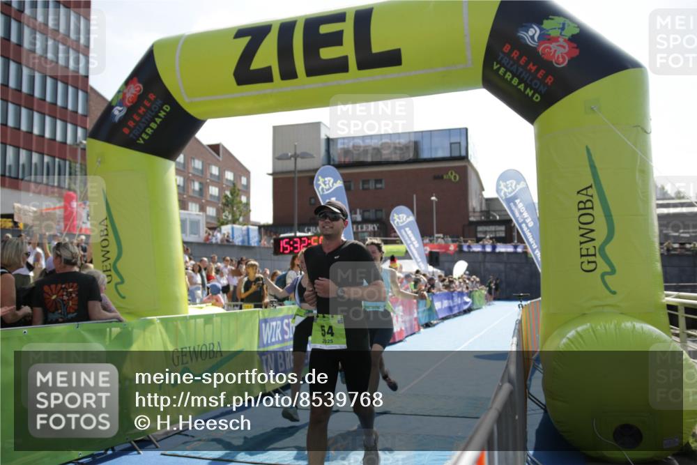 10.08.2025 - GEWOBA Citytriathlon Bremen H.Heesch http://msf.ph/oto/8539768 10.08.2025 15:32:58 Ziel 16, 54, 385 meine-sportfotos.de