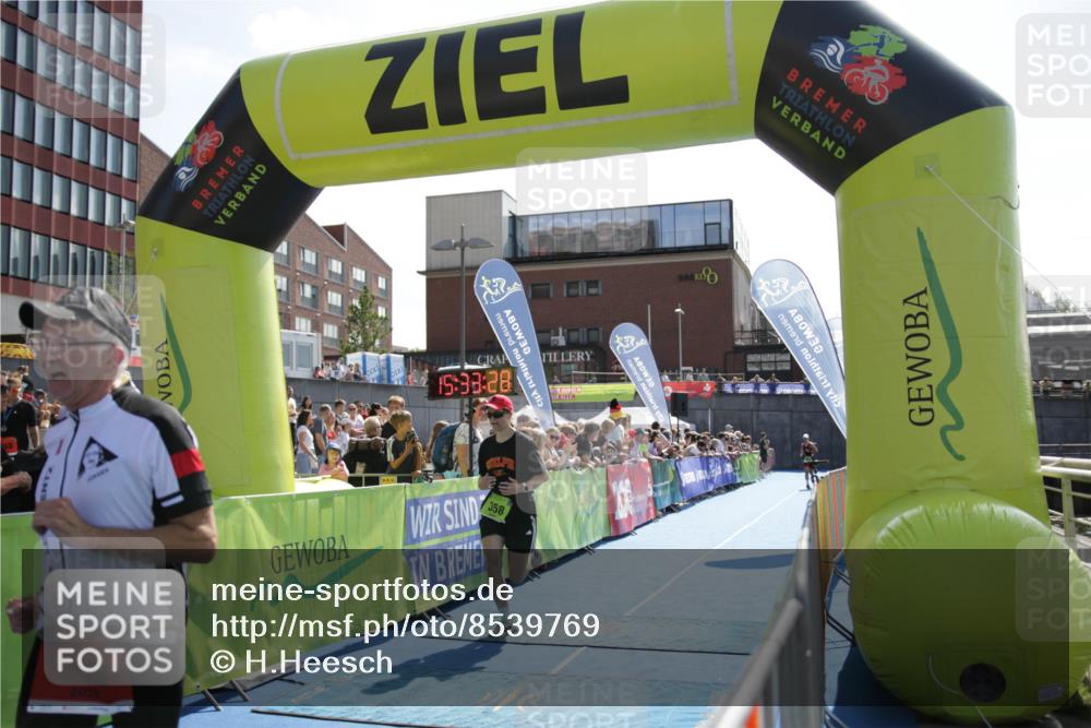 10.08.2025 - GEWOBA Citytriathlon Bremen H.Heesch http://msf.ph/oto/8539769 10.08.2025 15:33:28 Ziel 61, 358, 909 meine-sportfotos.de
