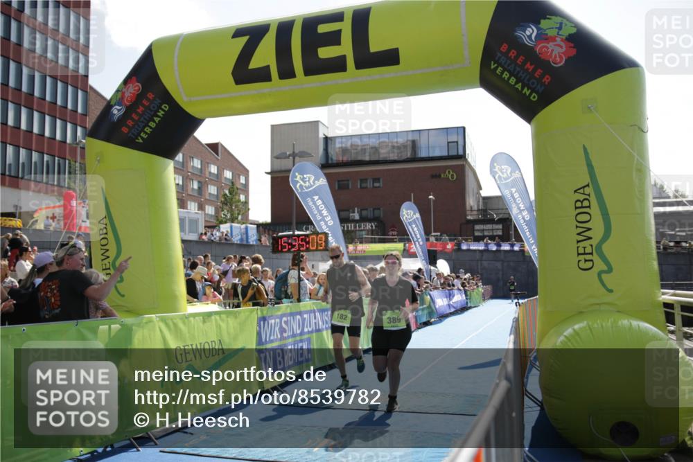 10.08.2025 - GEWOBA Citytriathlon Bremen H.Heesch http://msf.ph/oto/8539782 10.08.2025 15:35:09 Ziel 182, 259, 389, 402, 470 meine-sportfotos.de