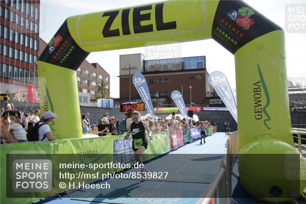 10.08.2025 - GEWOBA Citytriathlon Bremen H.Heesch http://msf.ph/oto/8539827 10.08.2025 15:40:28 Ziel 361, 387 meine-sportfotos.de