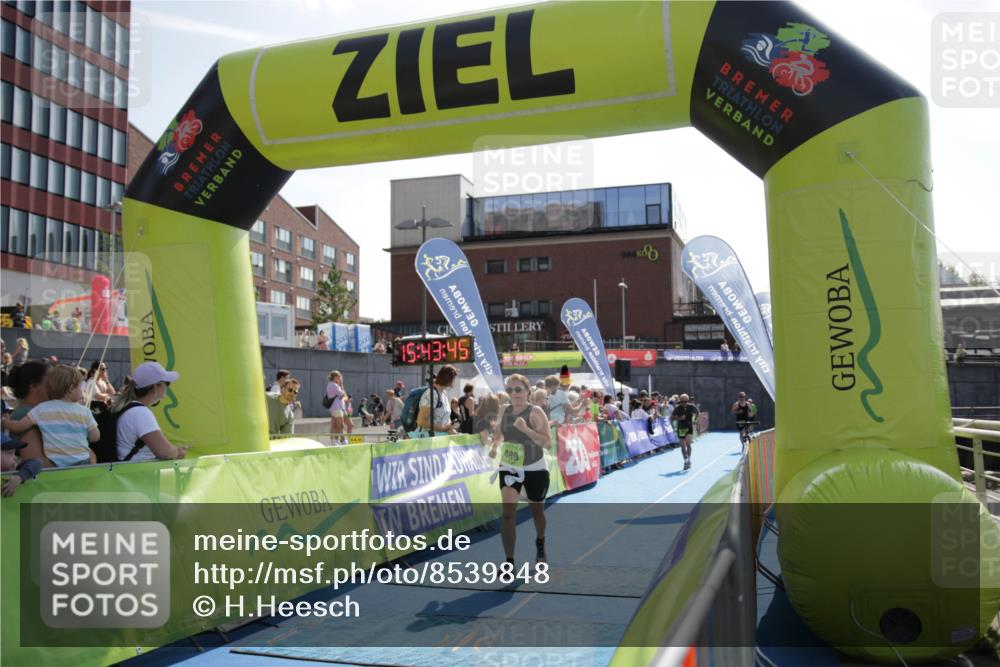 10.08.2025 - GEWOBA Citytriathlon Bremen H.Heesch http://msf.ph/oto/8539848 10.08.2025 15:43:44 Ziel 345, 414, 425, 489 meine-sportfotos.de