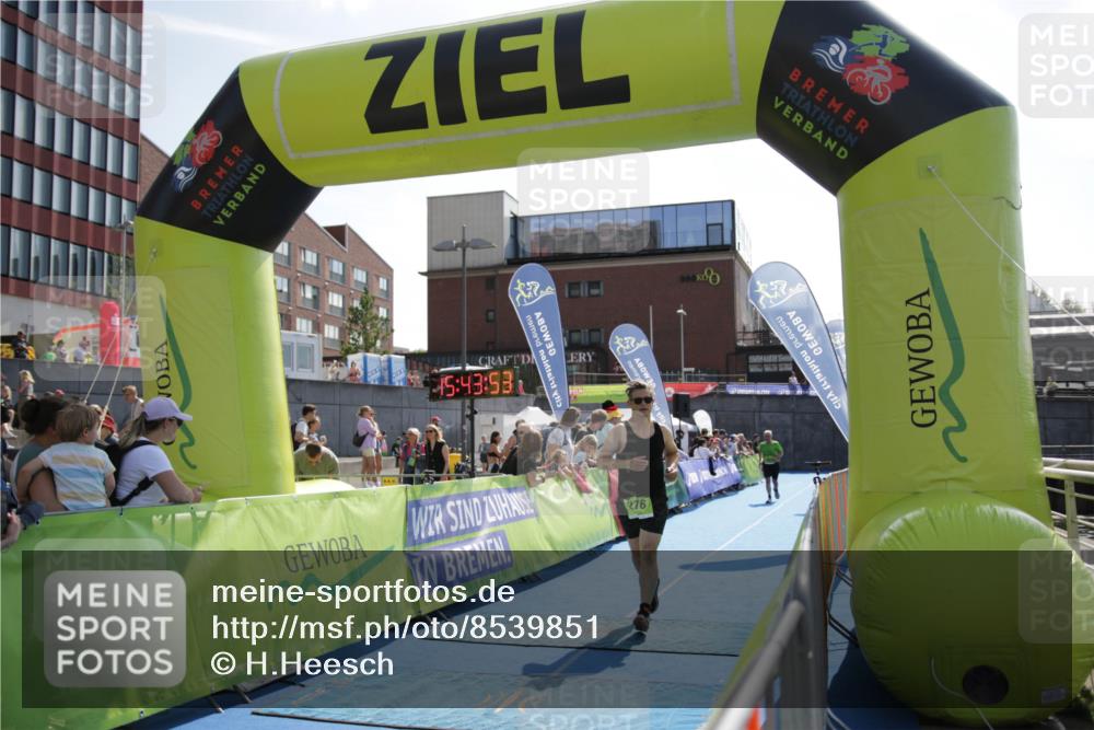 10.08.2025 - GEWOBA Citytriathlon Bremen H.Heesch http://msf.ph/oto/8539851 10.08.2025 15:43:51 Ziel 315, 414, 425, 489 meine-sportfotos.de