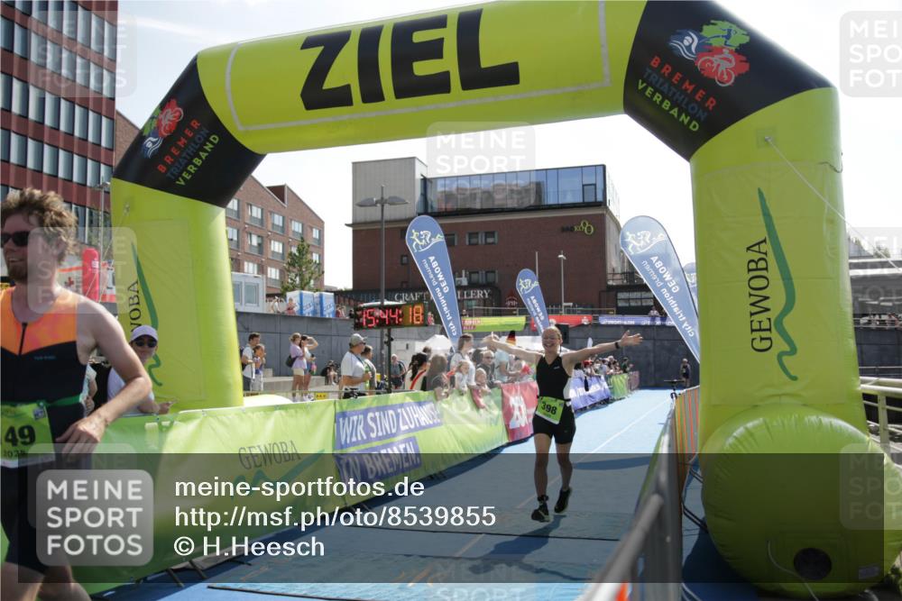10.08.2025 - GEWOBA Citytriathlon Bremen H.Heesch http://msf.ph/oto/8539855 10.08.2025 15:44:17 Ziel 149, 398, 519 meine-sportfotos.de