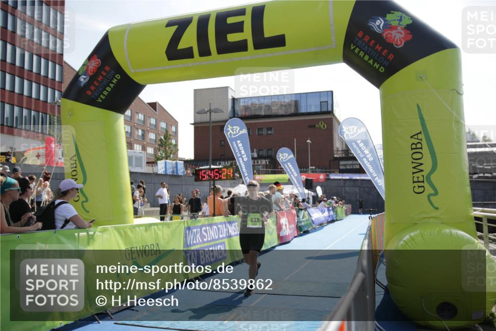 10.08.2025 - GEWOBA Citytriathlon Bremen H.Heesch http://msf.ph/oto/8539862 10.08.2025 15:45:24 Ziel 335, 438 meine-sportfotos.de