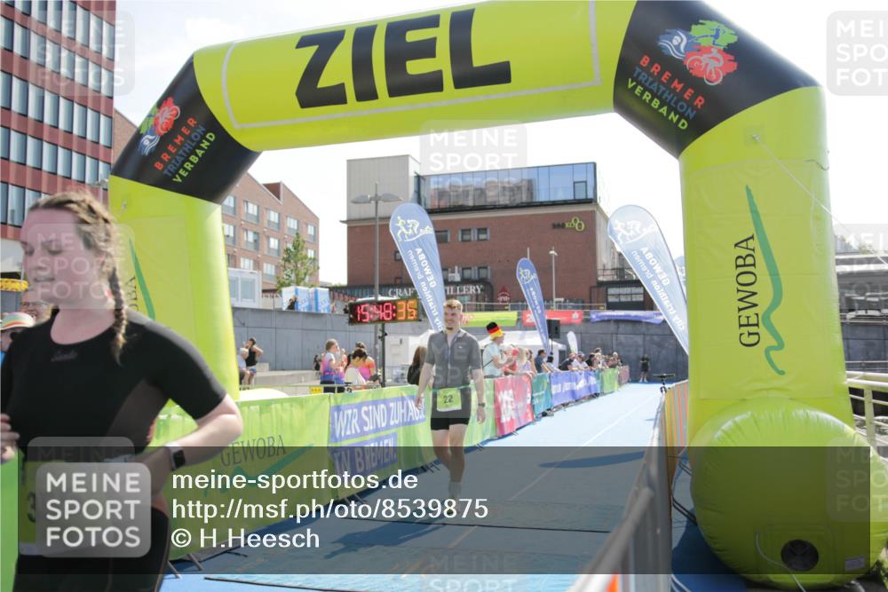 10.08.2025 - GEWOBA Citytriathlon Bremen H.Heesch http://msf.ph/oto/8539875 10.08.2025 15:48:35 Ziel 355 meine-sportfotos.de