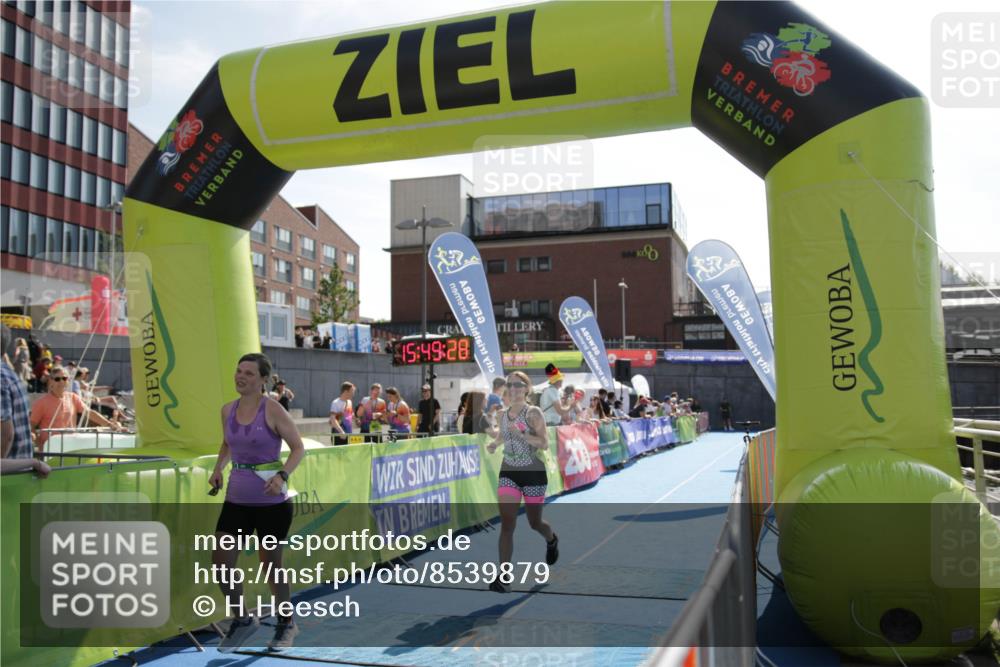 10.08.2025 - GEWOBA Citytriathlon Bremen H.Heesch http://msf.ph/oto/8539879 10.08.2025 15:49:26 Ziel 6, 364, 476, 477 meine-sportfotos.de
