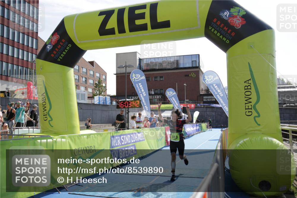 10.08.2025 - GEWOBA Citytriathlon Bremen H.Heesch http://msf.ph/oto/8539890 10.08.2025 16:03:42 Ziel 513 meine-sportfotos.de