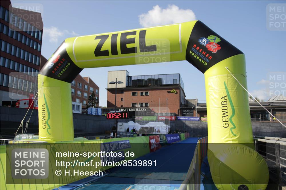 10.08.2025 - GEWOBA Citytriathlon Bremen H.Heesch http://msf.ph/oto/8539891 10.08.2025 09:52:08 Ziel  meine-sportfotos.de