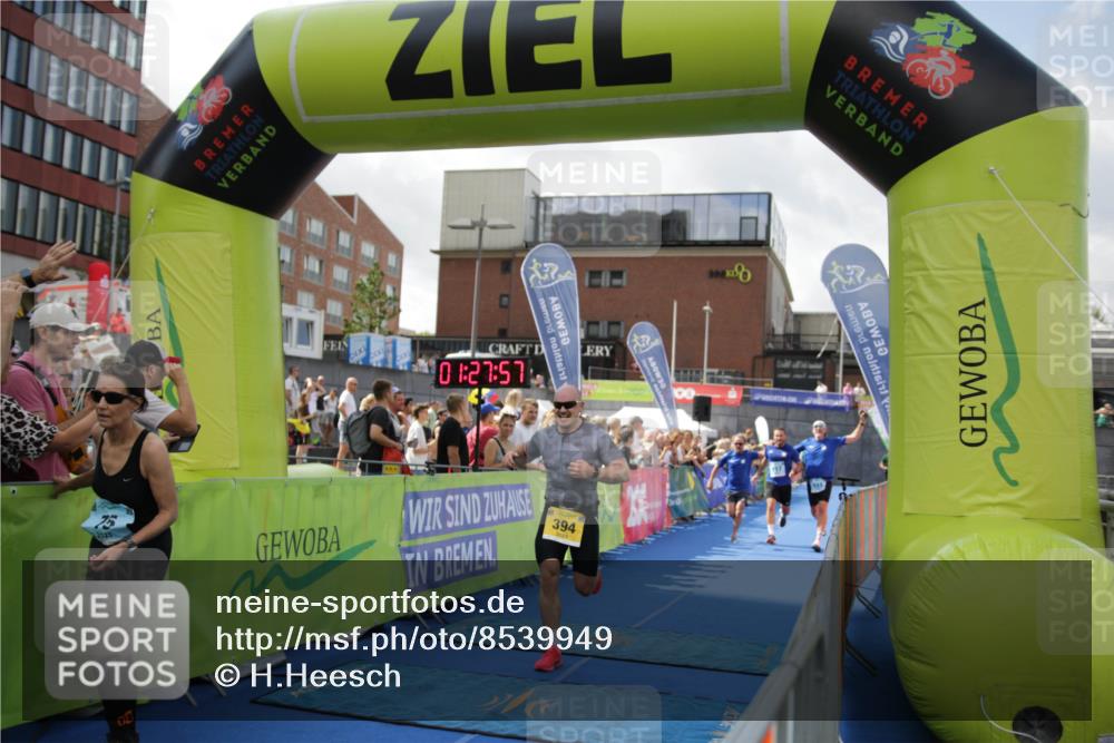 10.08.2025 - GEWOBA Citytriathlon Bremen H.Heesch http://msf.ph/oto/8539949 10.08.2025 11:31:35 Ziel 378, 483 meine-sportfotos.de