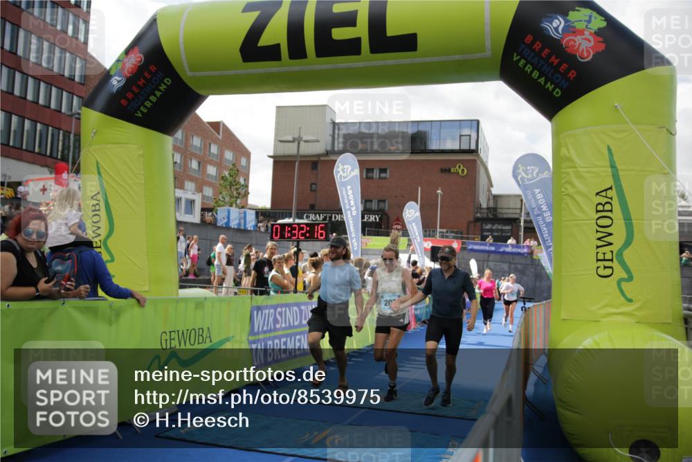 10.08.2025 - GEWOBA Citytriathlon Bremen H.Heesch http://msf.ph/oto/8539975 10.08.2025 11:35:53 Ziel 115, 125, 207, 247, 382 meine-sportfotos.de
