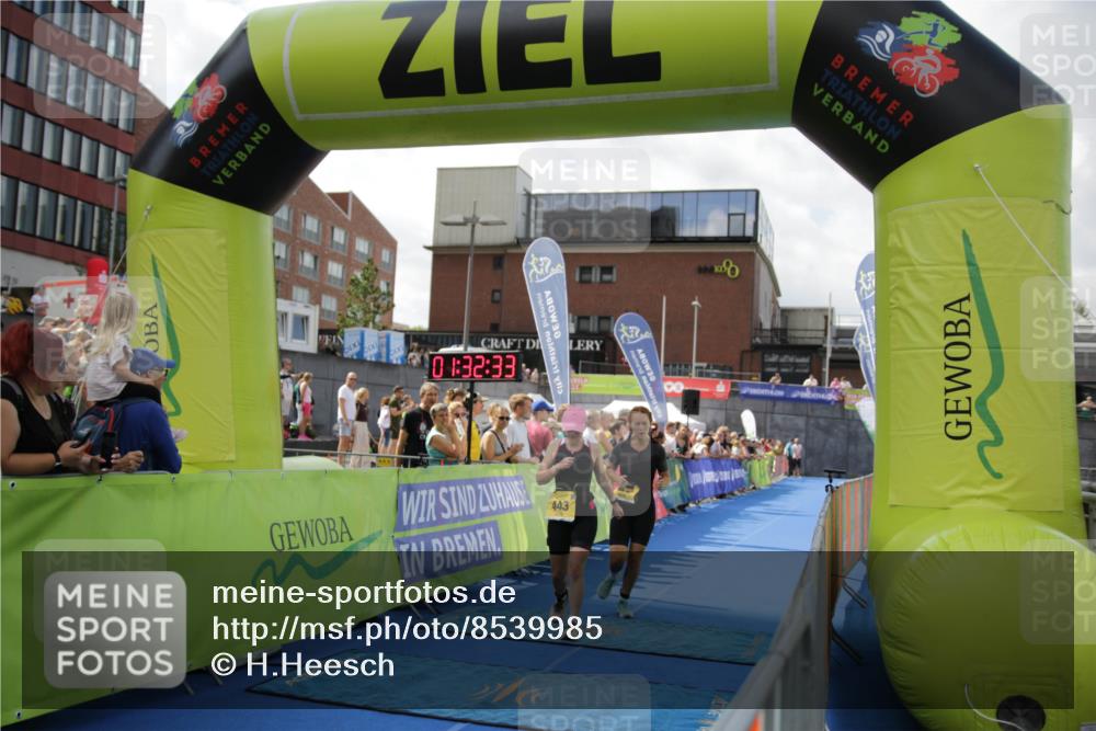 10.08.2025 - GEWOBA Citytriathlon Bremen H.Heesch http://msf.ph/oto/8539985 10.08.2025 11:36:10 Ziel 418, 443, 452, 485 meine-sportfotos.de