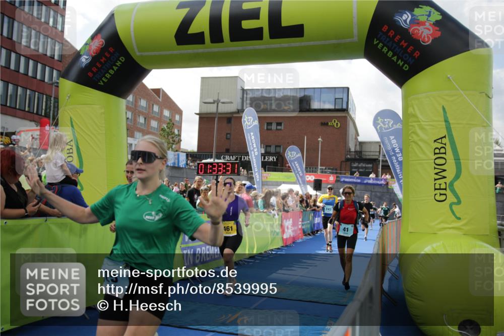 10.08.2025 - GEWOBA Citytriathlon Bremen H.Heesch http://msf.ph/oto/8539995 10.08.2025 11:37:08 Ziel 25, 41, 461, 504 meine-sportfotos.de