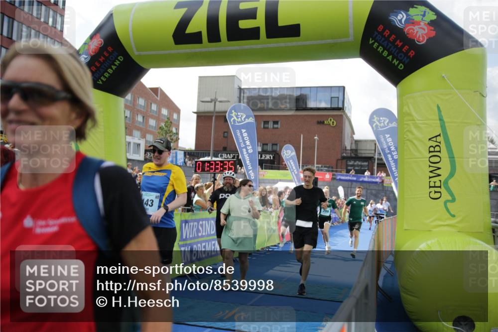 10.08.2025 - GEWOBA Citytriathlon Bremen H.Heesch http://msf.ph/oto/8539998 10.08.2025 11:37:11 Ziel 25, 41, 143, 461, 504 meine-sportfotos.de