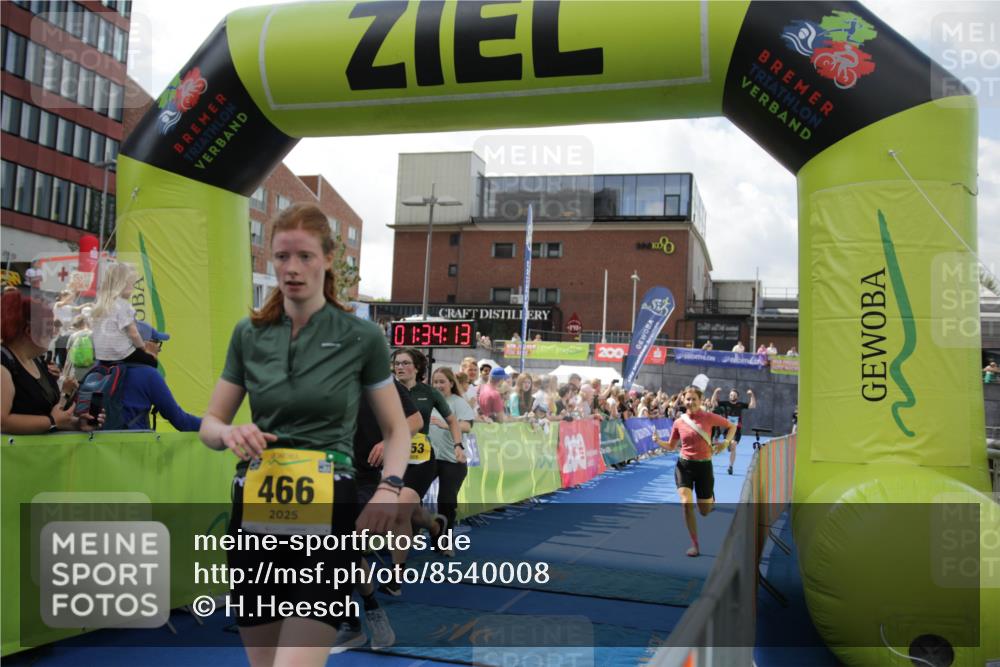 10.08.2025 - GEWOBA Citytriathlon Bremen H.Heesch http://msf.ph/oto/8540008 10.08.2025 11:37:49 Ziel 89, 237, 453, 466, 492 meine-sportfotos.de