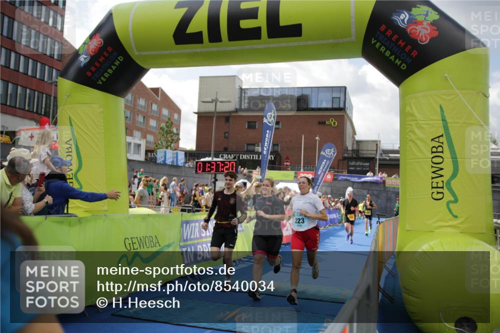 10.08.2025 - GEWOBA Citytriathlon Bremen H.Heesch http://msf.ph/oto/8540034 10.08.2025 11:40:57 Ziel 55, 223 meine-sportfotos.de