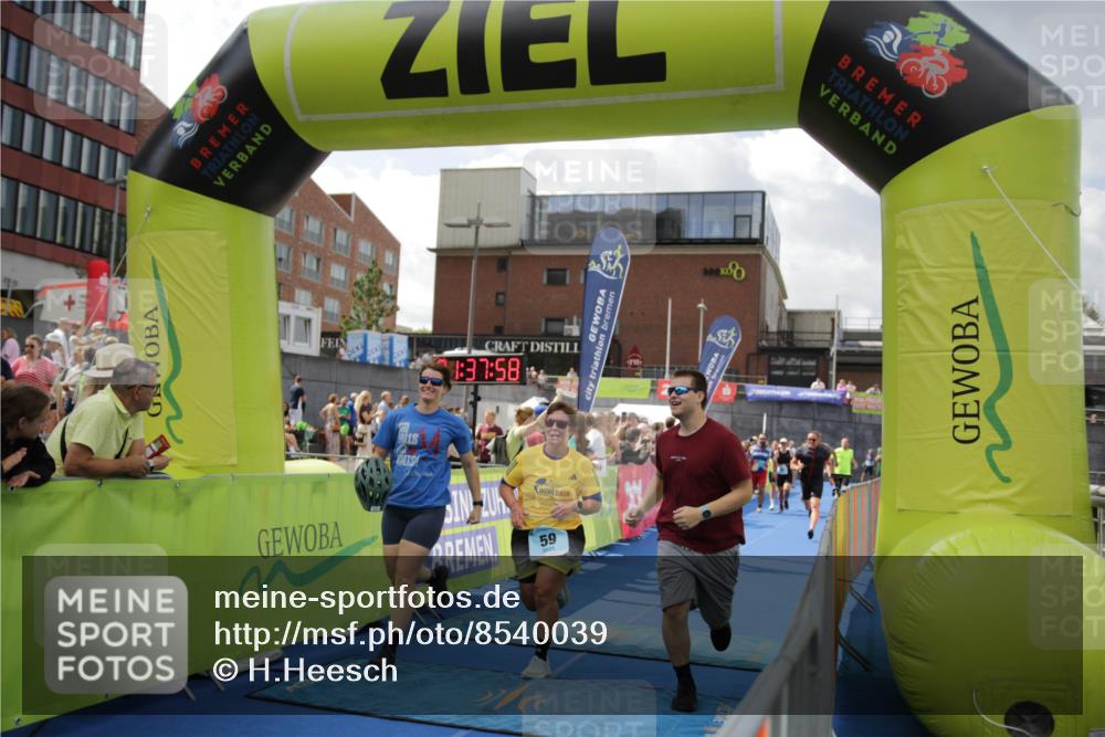 10.08.2025 - GEWOBA Citytriathlon Bremen H.Heesch http://msf.ph/oto/8540039 10.08.2025 11:41:35 Ziel 59, 444 meine-sportfotos.de