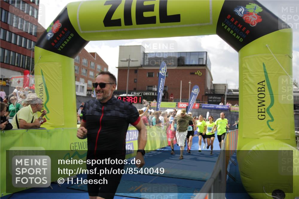 10.08.2025 - GEWOBA Citytriathlon Bremen H.Heesch http://msf.ph/oto/8540049 10.08.2025 11:41:39 Ziel 59, 189, 197, 444 meine-sportfotos.de