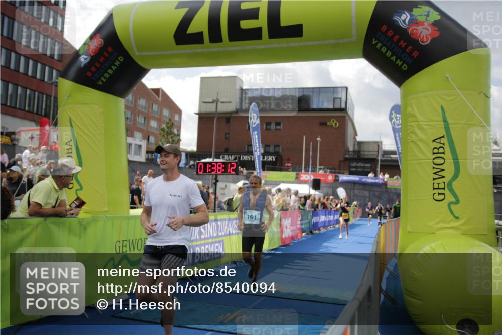 10.08.2025 - GEWOBA Citytriathlon Bremen H.Heesch http://msf.ph/oto/8540094 10.08.2025 11:41:49 Ziel 15, 189, 191, 197 meine-sportfotos.de