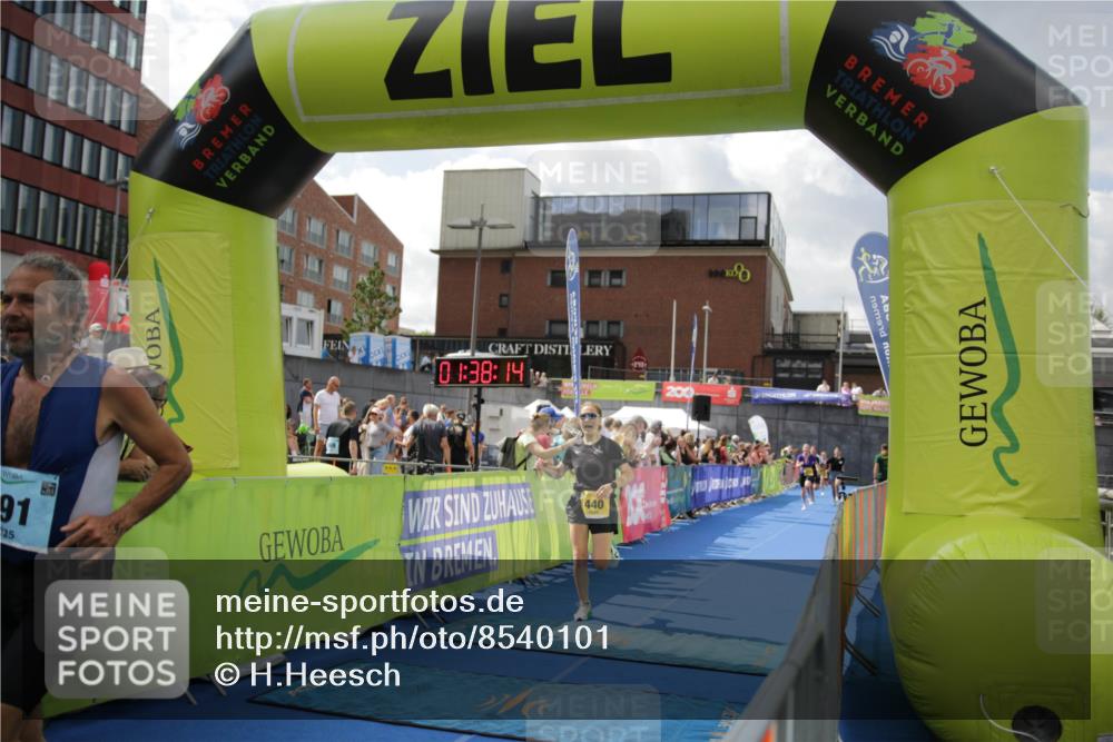10.08.2025 - GEWOBA Citytriathlon Bremen H.Heesch http://msf.ph/oto/8540101 10.08.2025 11:41:51 Ziel 15, 189, 191, 197, 440 meine-sportfotos.de