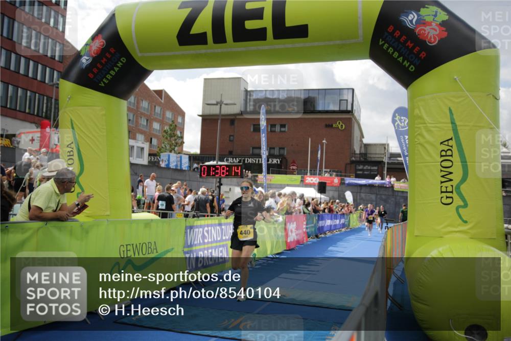 10.08.2025 - GEWOBA Citytriathlon Bremen H.Heesch http://msf.ph/oto/8540104 10.08.2025 11:41:51 Ziel 15, 189, 191, 197, 440 meine-sportfotos.de