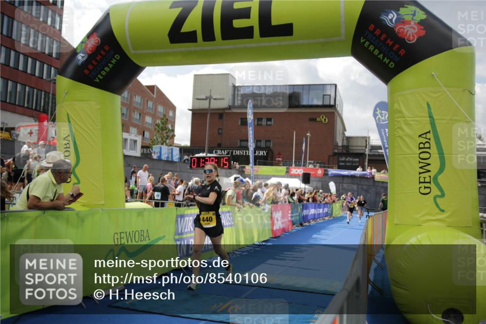 10.08.2025 - GEWOBA Citytriathlon Bremen H.Heesch http://msf.ph/oto/8540106 10.08.2025 11:41:52 Ziel 15, 189, 191, 197, 440 meine-sportfotos.de