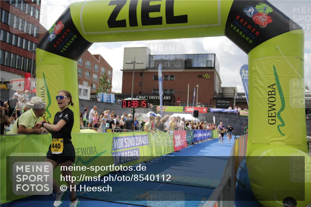 10.08.2025 - GEWOBA Citytriathlon Bremen H.Heesch http://msf.ph/oto/8540112 10.08.2025 11:41:52 Ziel 15, 189, 191, 197, 440 meine-sportfotos.de