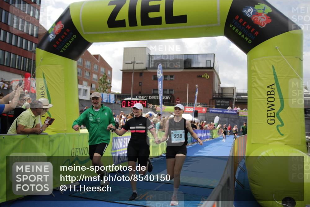 10.08.2025 - GEWOBA Citytriathlon Bremen H.Heesch http://msf.ph/oto/8540150 10.08.2025 11:42:31 Ziel 235, 476 meine-sportfotos.de