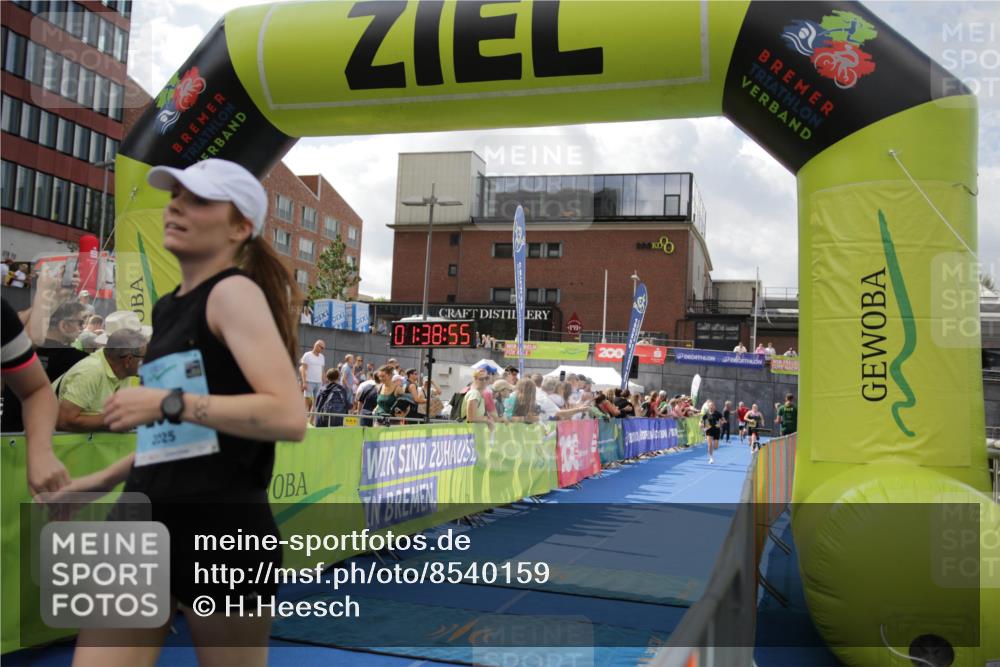 10.08.2025 - GEWOBA Citytriathlon Bremen H.Heesch http://msf.ph/oto/8540159 10.08.2025 11:42:32 Ziel 235, 476 meine-sportfotos.de