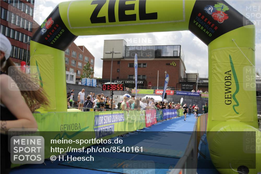10.08.2025 - GEWOBA Citytriathlon Bremen H.Heesch http://msf.ph/oto/8540161 10.08.2025 11:42:32 Ziel 235, 476 meine-sportfotos.de