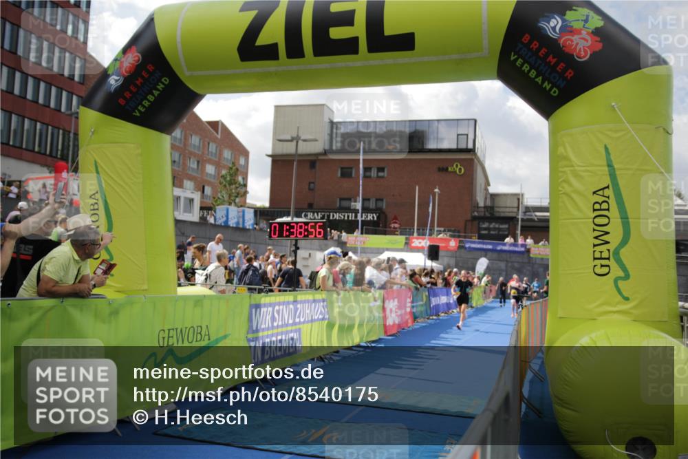 10.08.2025 - GEWOBA Citytriathlon Bremen H.Heesch http://msf.ph/oto/8540175 10.08.2025 11:42:33 Ziel 235, 476 meine-sportfotos.de