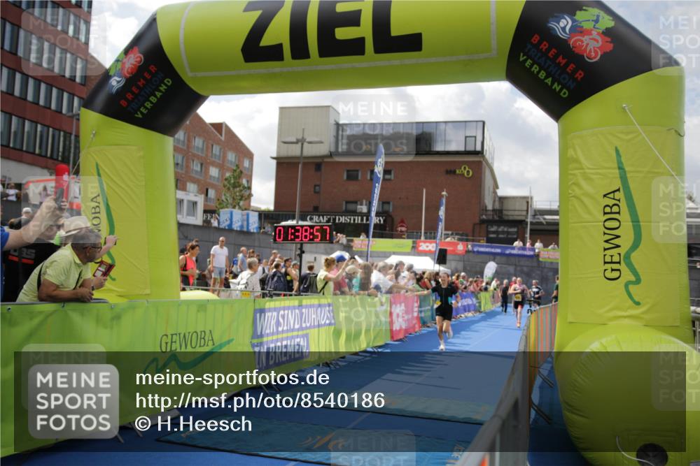 10.08.2025 - GEWOBA Citytriathlon Bremen H.Heesch http://msf.ph/oto/8540186 10.08.2025 11:42:34 Ziel 235, 476 meine-sportfotos.de