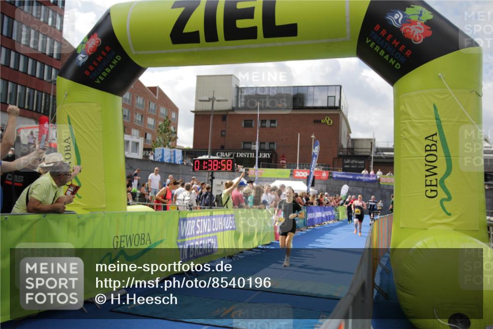 10.08.2025 - GEWOBA Citytriathlon Bremen H.Heesch http://msf.ph/oto/8540196 10.08.2025 11:42:35 Ziel 235, 476 meine-sportfotos.de