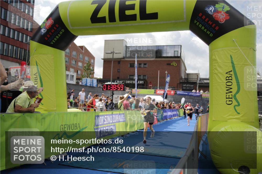 10.08.2025 - GEWOBA Citytriathlon Bremen H.Heesch http://msf.ph/oto/8540198 10.08.2025 11:42:36 Ziel 235, 476 meine-sportfotos.de