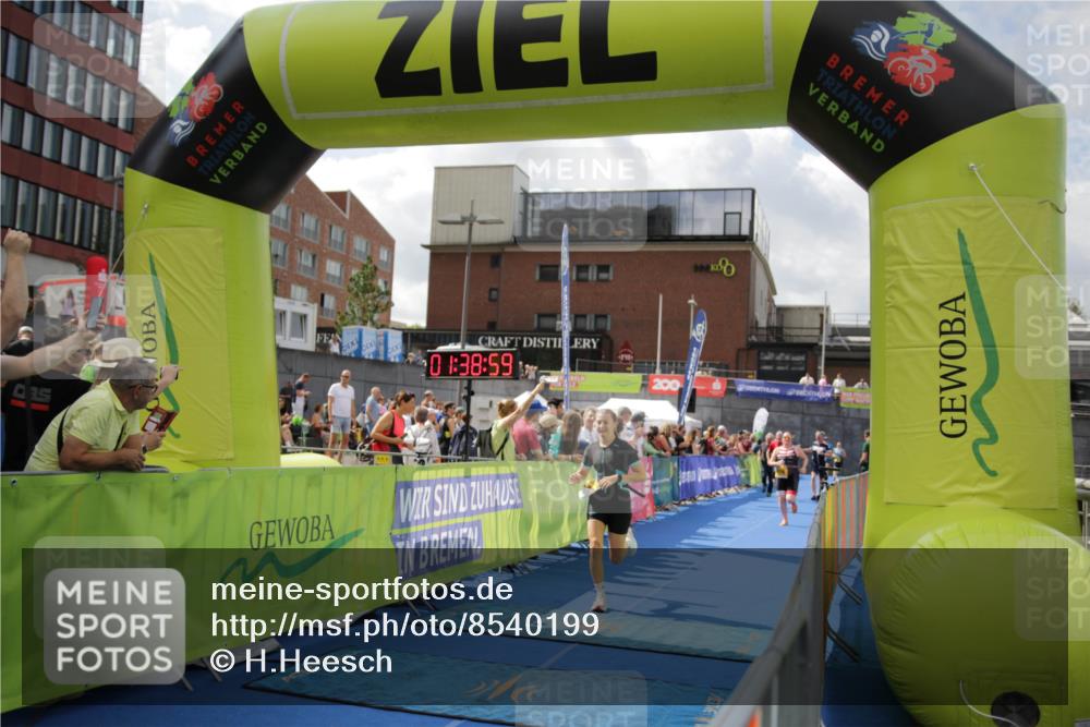 10.08.2025 - GEWOBA Citytriathlon Bremen H.Heesch http://msf.ph/oto/8540199 10.08.2025 11:42:36 Ziel 235, 476 meine-sportfotos.de