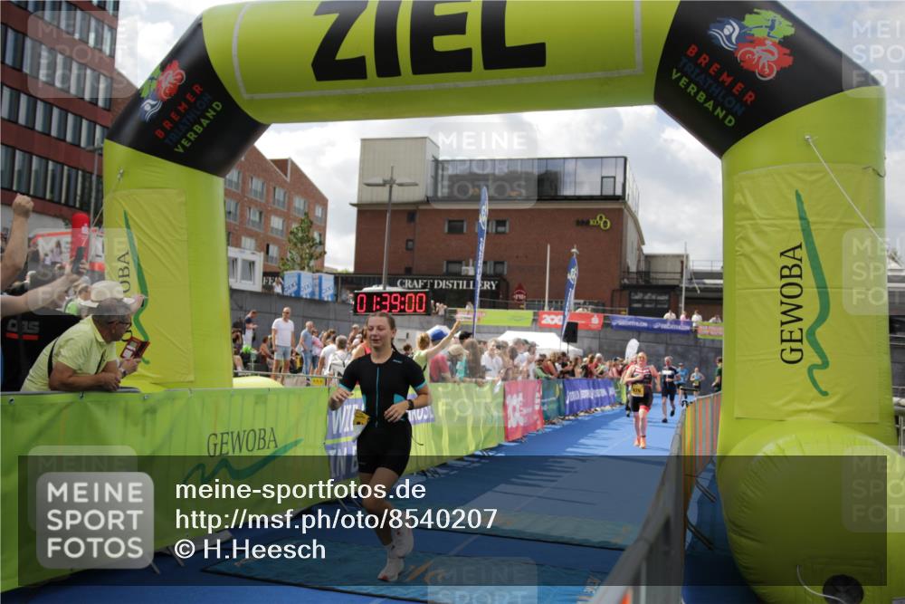 10.08.2025 - GEWOBA Citytriathlon Bremen H.Heesch http://msf.ph/oto/8540207 10.08.2025 11:42:37 Ziel 235, 447, 476 meine-sportfotos.de