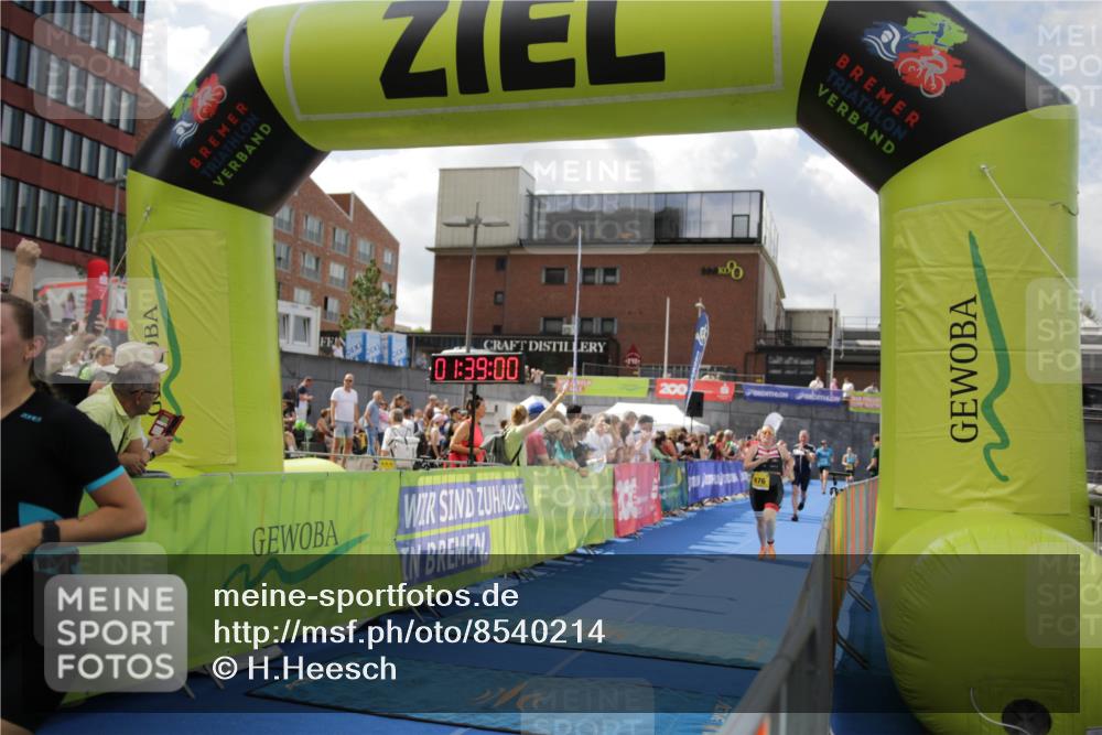 10.08.2025 - GEWOBA Citytriathlon Bremen H.Heesch http://msf.ph/oto/8540214 10.08.2025 11:42:37 Ziel 235, 447, 476 meine-sportfotos.de