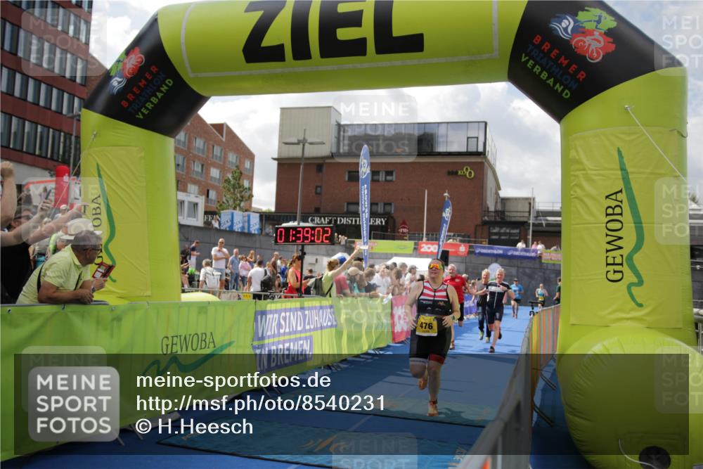 10.08.2025 - GEWOBA Citytriathlon Bremen H.Heesch http://msf.ph/oto/8540231 10.08.2025 11:42:39 Ziel 235, 447, 476 meine-sportfotos.de