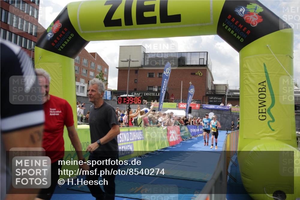 10.08.2025 - GEWOBA Citytriathlon Bremen H.Heesch http://msf.ph/oto/8540274 10.08.2025 11:42:43 Ziel 139, 447, 476 meine-sportfotos.de