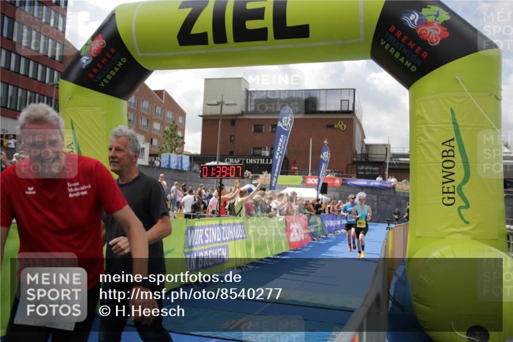 10.08.2025 - GEWOBA Citytriathlon Bremen H.Heesch http://msf.ph/oto/8540277 10.08.2025 11:42:44 Ziel 139, 447, 476 meine-sportfotos.de